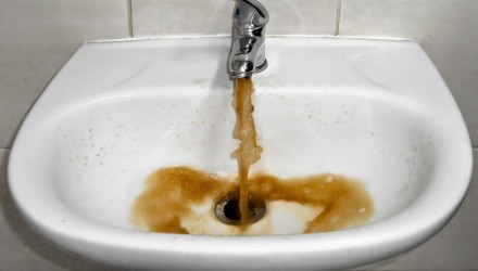 Co může za zákal vody v potrubí a jak vodu vyčistíte?